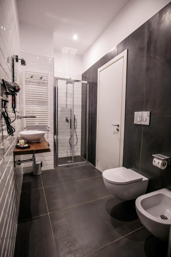 Medusa Cilea Guest House نابولي المظهر الخارجي الصورة